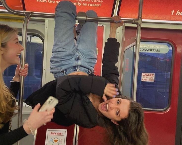 Zodiak Paling Ekstrovert 2025 yang Bikin Suasana Hidup