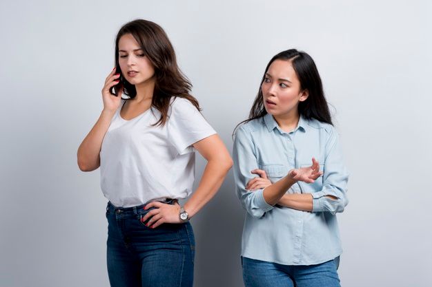 6 Zodiak Paling Cuek Siapa Paling Dingin & Siapa Masih Peduli