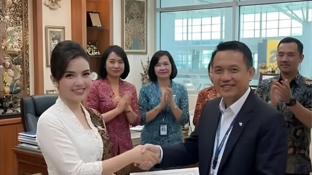 Kisah Khairun Nisa Pramugari yang Viral, Kini Ditawari Sekolah Pramugari