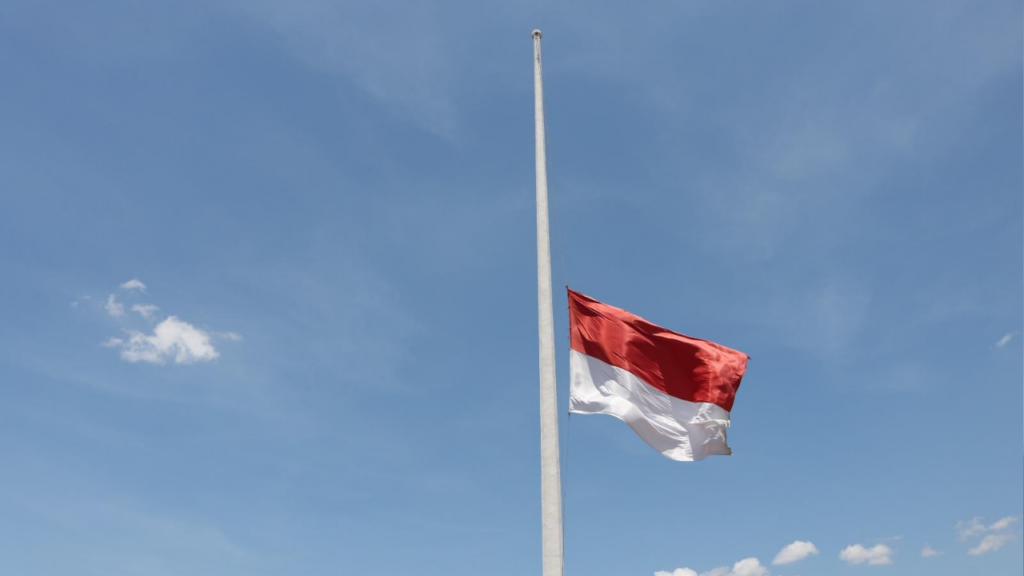Bendera Setengah Tiang Dikibarkan, Pemerintah Tetapkan Masa Berkabung atas Wafatnya Try Sutrisno