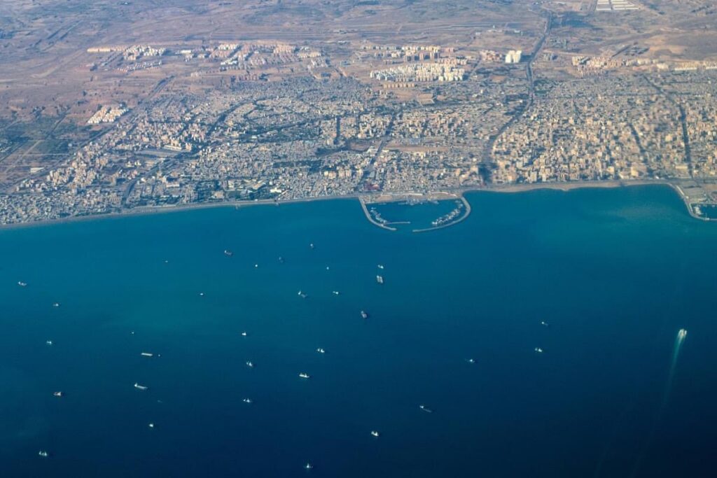 Harga Minyak Dunia Naik Tajam Dampak Eskalasi Konflik AS-Israel dan Iran