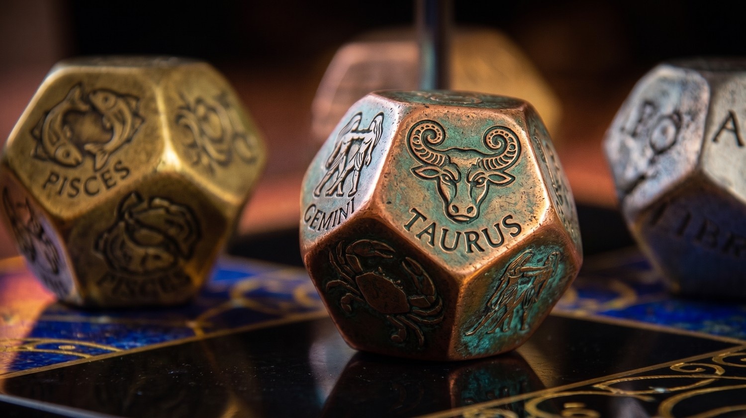 Ramalan Zodiak Mei 2026 Karier, Cinta dan Keuangan