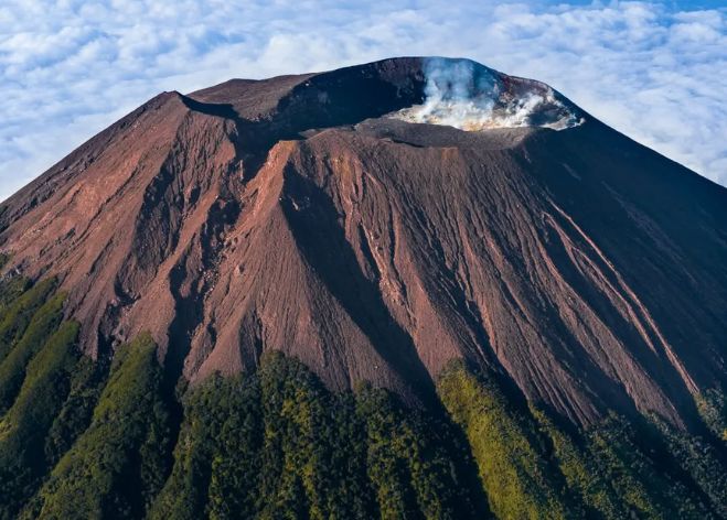 11 Gunung Populer Jawa Tengah Favorit Para Pendaki