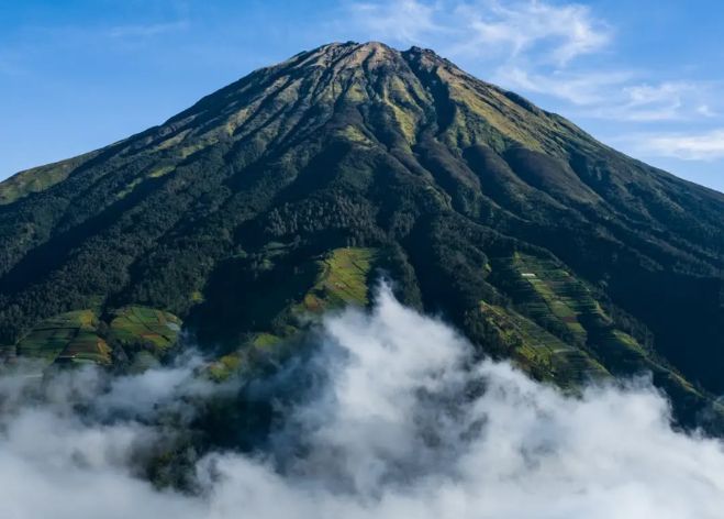11 Gunung Populer Jawa Tengah Favorit Para Pendaki