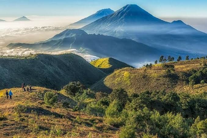 11 Gunung Populer Jawa Tengah Favorit Para Pendaki