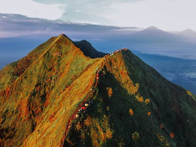 11 Gunung Populer Jawa Tengah Favorit Para Pendaki