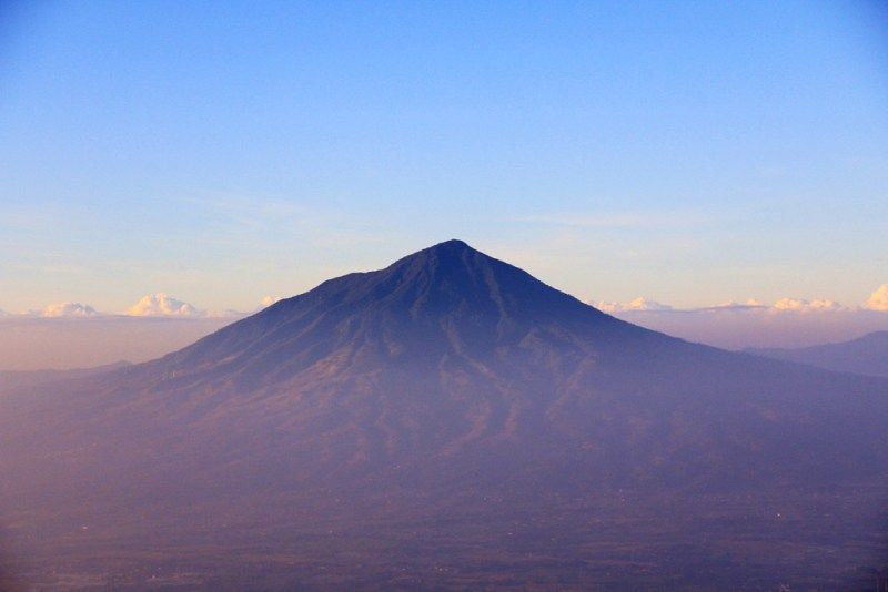 13 Gunung Populer Jawa Barat Favorit Pendaki