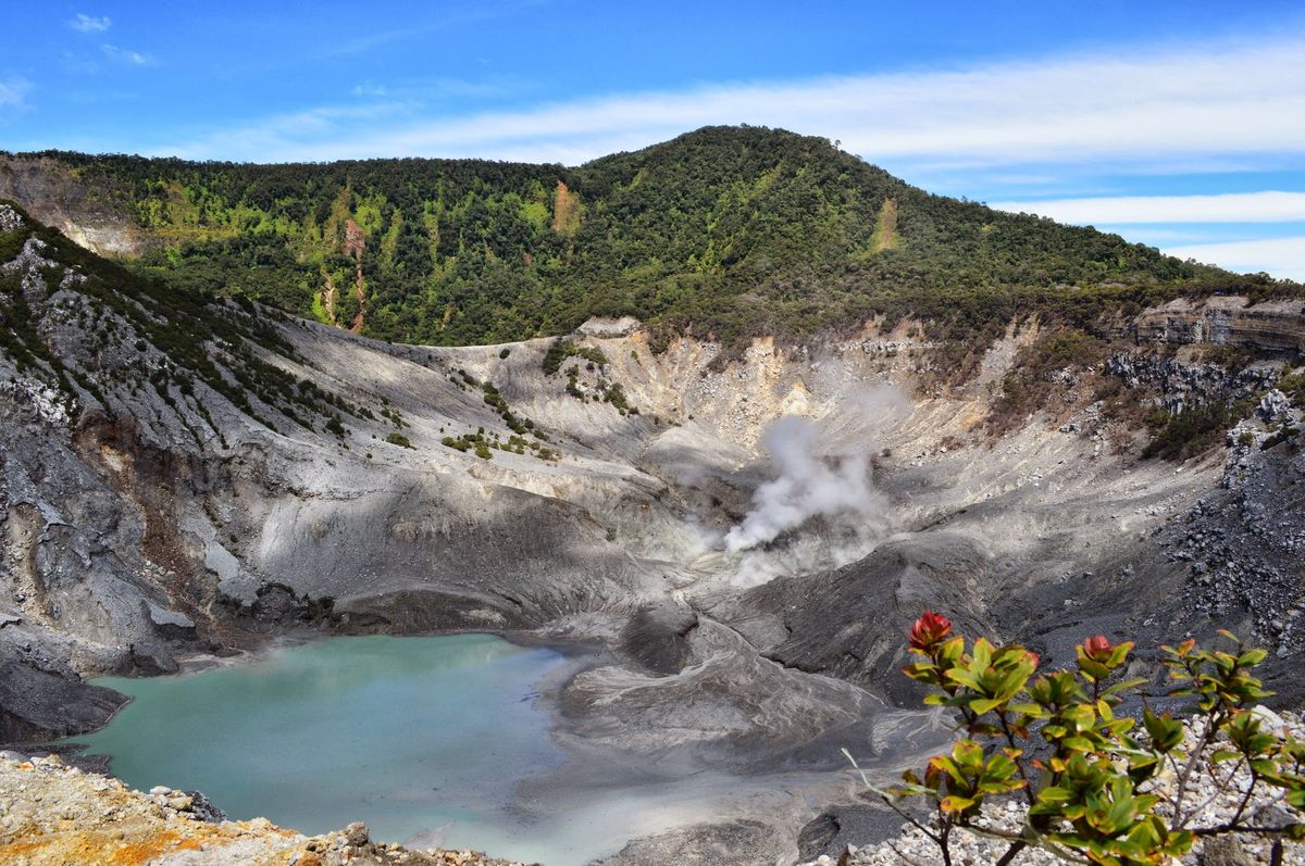 13 Gunung Populer Jawa Barat Favorit Pendaki