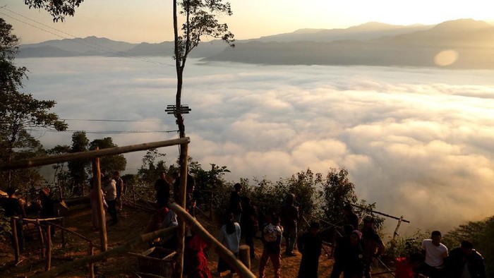 13 Gunung Populer Jawa Barat Favorit Pendaki