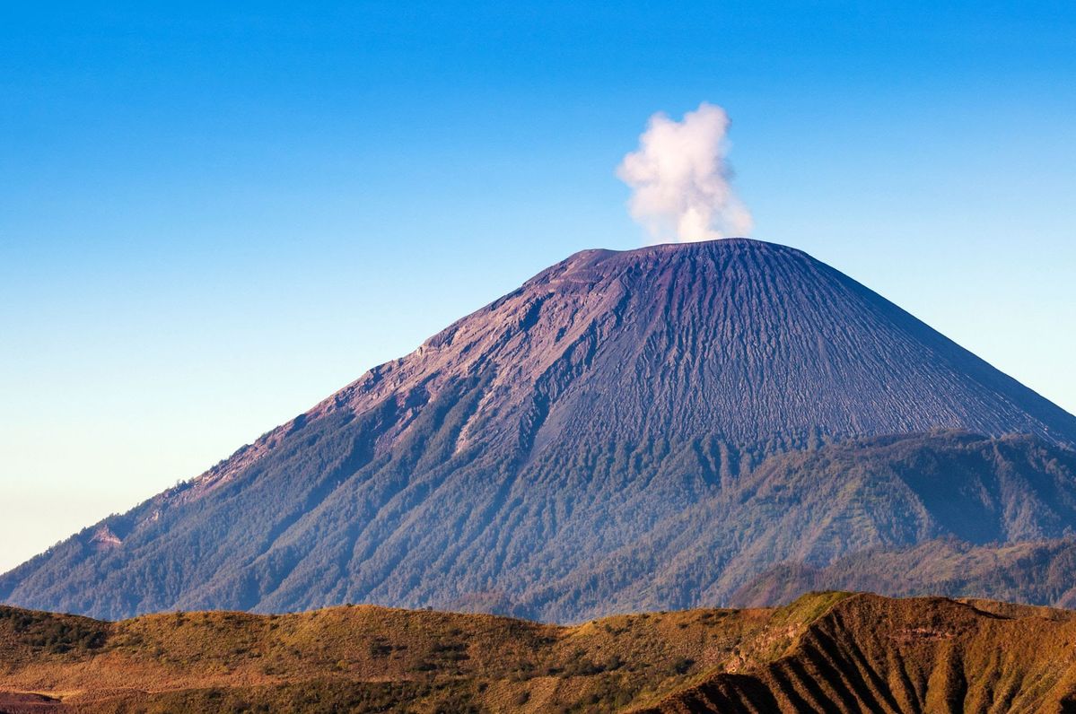 7 Gunung Populer Jawa Timur Favorit Para Pendaki