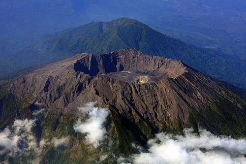 7 Gunung Populer Jawa Timur Favorit Para Pendaki