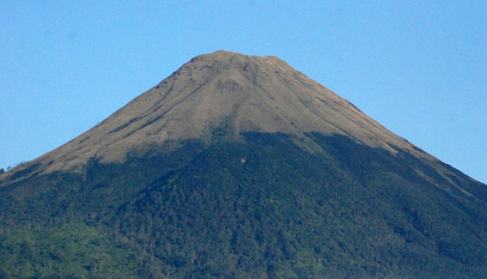 7 Gunung Populer Jawa Timur Favorit Para Pendaki