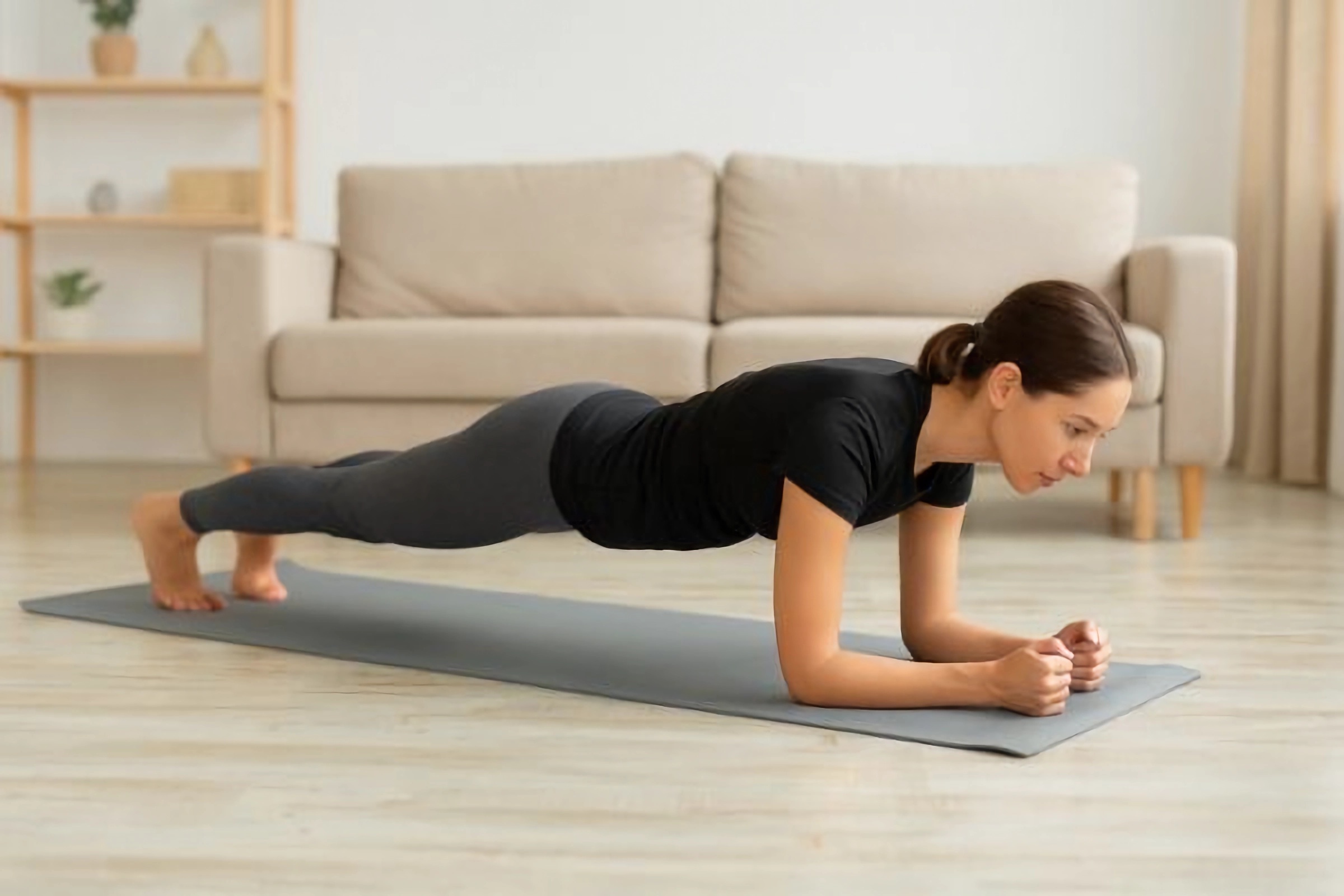 Rutin Plank 1 Menit Sehari, Ini 10 Manfaat Plank untuk Tubuh